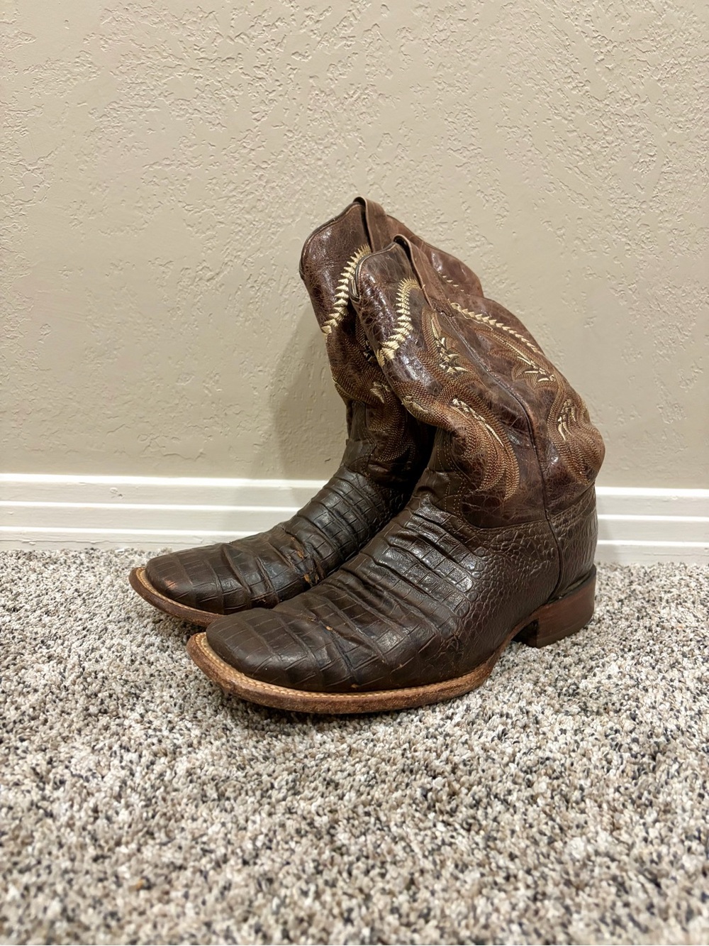 Brown Exotic Leather Cowboy Boots - Classic Western Style
